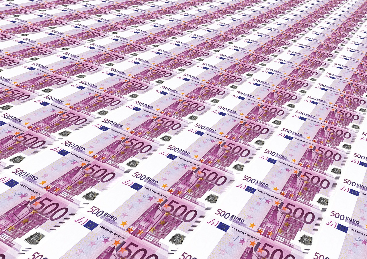 500 euró, iskolaügy, béremelés, támogatás Ki jár jól