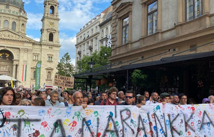 Ismét sztrájkolnak a magyar pedagógusok