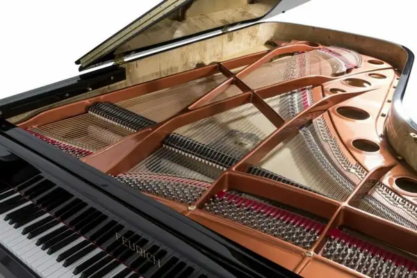 A koncertzongorák (Grand Piano)